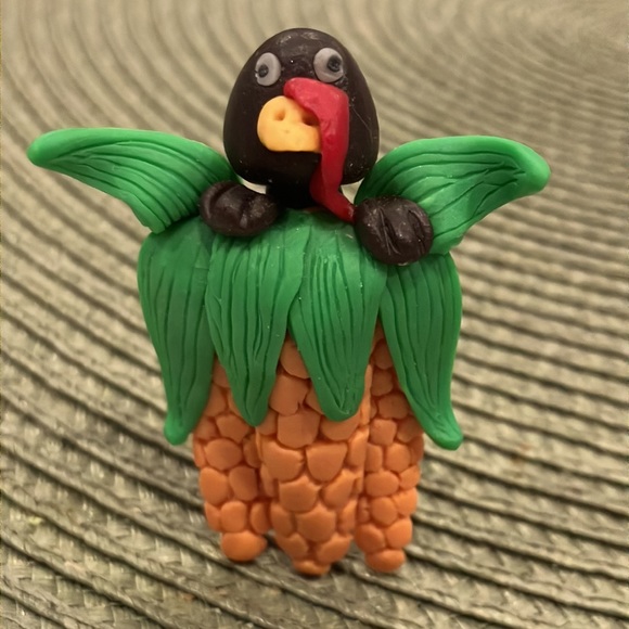 Hand Crafted Thanksgiving Brooch - Picture 1 of 5